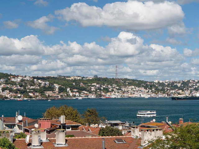 ÜSKÜDAR BEYLERBEYİ ’NDE BOĞAZ MANZARALI KİRALIK 2+1 DAİRE