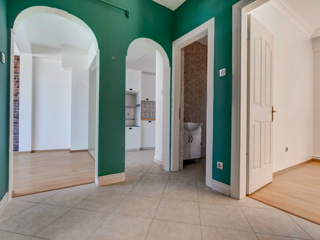 ÜSKÜDAR BEYLERBEYİ ’NDE BOĞAZ MANZARALI KİRALIK 2+1 DAİRE