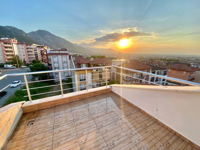 REMAX MODEL BAĞBAŞI ANA YOLA YAKIN 1+1 FULL EŞYALI SATILIK APART