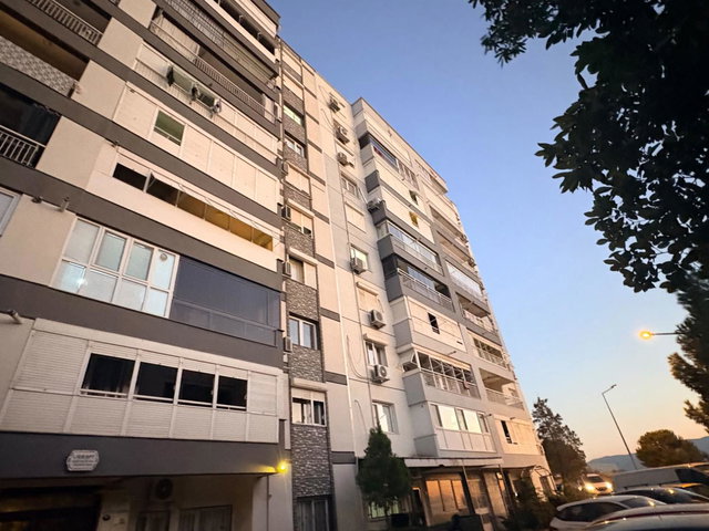 22 ÇİĞLİ YAKAKENT MAHALLESİ’NDE 3+1 ARA KAT ÇİFT CEPHE ASANSÖRLÜ ÇİFT BALKON