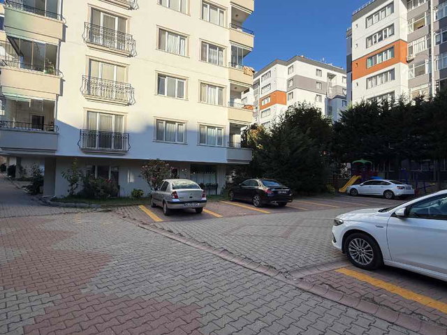 TAŞDELEN DOSTLAR SİTESİNDE HAVUZ MANZARALI KİRALIK 3+1 DAİRE