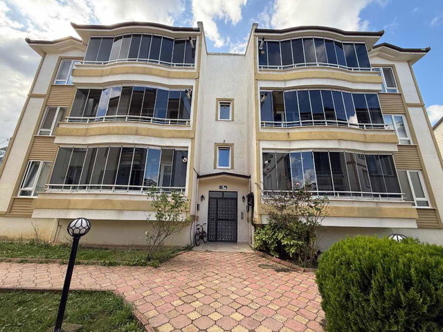 DILEK ERCAN REMAX ÇAKRA TOPÇULAR AZRA3 SITESI ARAKAT 3+1 KIRALIK