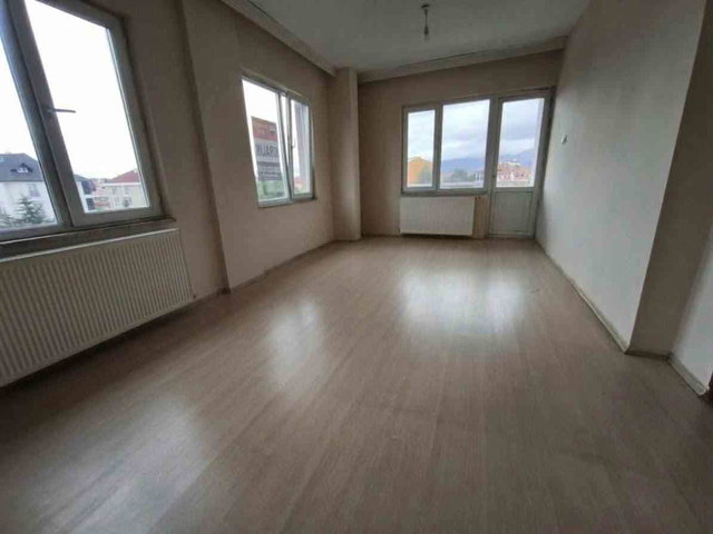 REMAX DIA DAN BOLU KÖROĞLU MAHALLESİNDE KİRALIK 3+1 DAİRE