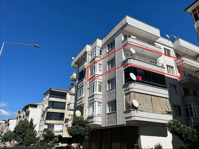 RE/MAX ŞEHİR 2 YALOVA MERKEZ DE SATILIK 2+1 ARA KAT DAİRE
