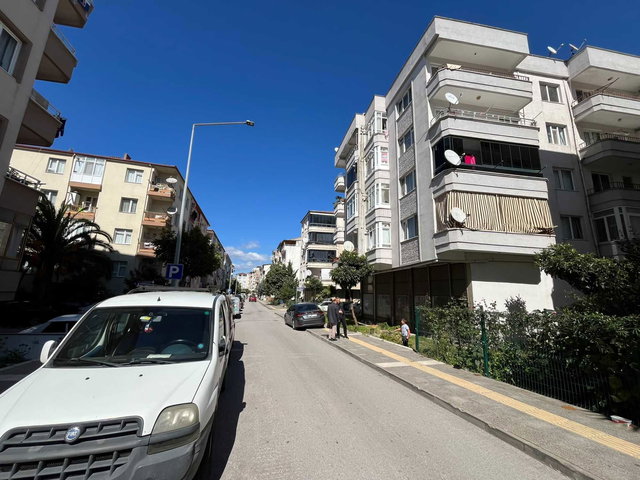 RE/MAX ŞEHİR 2 YALOVA MERKEZ DE SATILIK 2+1 ARA KAT DAİRE