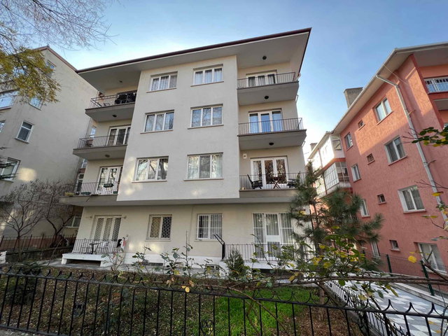 TUNALI BÜKLÜM CADDESİNDE MODERN EŞYALI KİRALIK 2+1 DAİRE