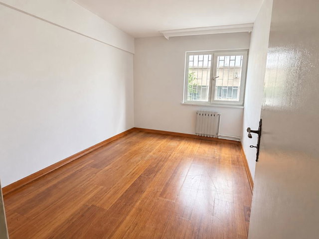 UĞUR MUMCU CAD ÜZERİ BÜYÜK TİP 3+1 KİRALIK DAİRE