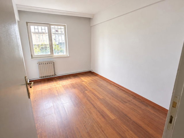 UĞUR MUMCU CAD ÜZERİ BÜYÜK TİP 3+1 KİRALIK DAİRE