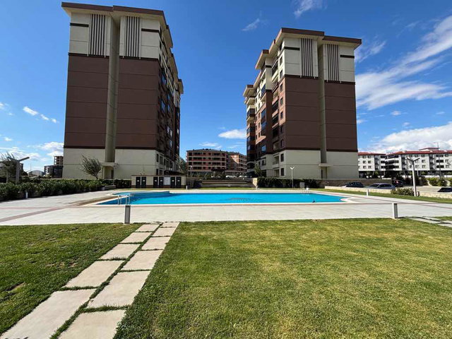 ÇORLU’DA 2024 YAPIMI 1+1 EŞYALI KİRALIK DAİRE | 6. KAT, BALKONLU, MERKEZİ ISITMA