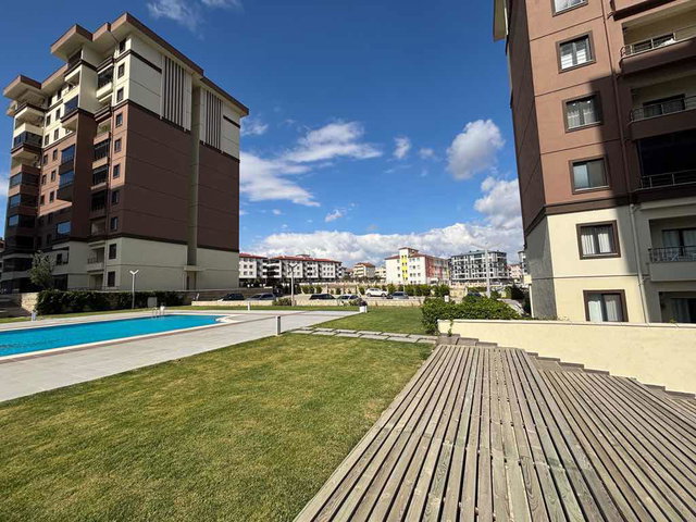 ÇORLU’DA 2024 YAPIMI 1+1 EŞYALI KİRALIK DAİRE | 6. KAT, BALKONLU, MERKEZİ ISITMA