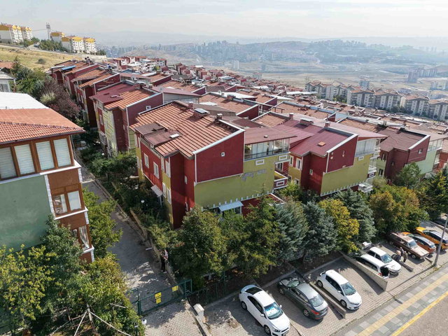 KUZEY YILDIZI MAH VİLLA KENT SİTESİ’NDE 5+2 GENİŞ VILLA