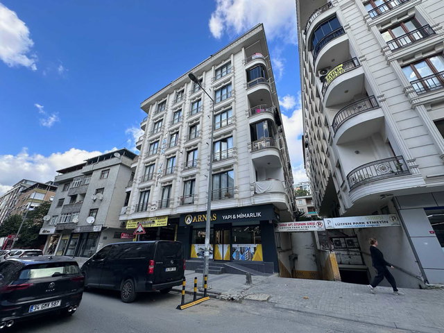 KÜÇÜKÇEKMECE CUMHURİYET MAH.’DE GÜNEY CEPHE 4+2 | 180 M² BRÜT | BALKONLU | KAT MÜLKİYETLİ