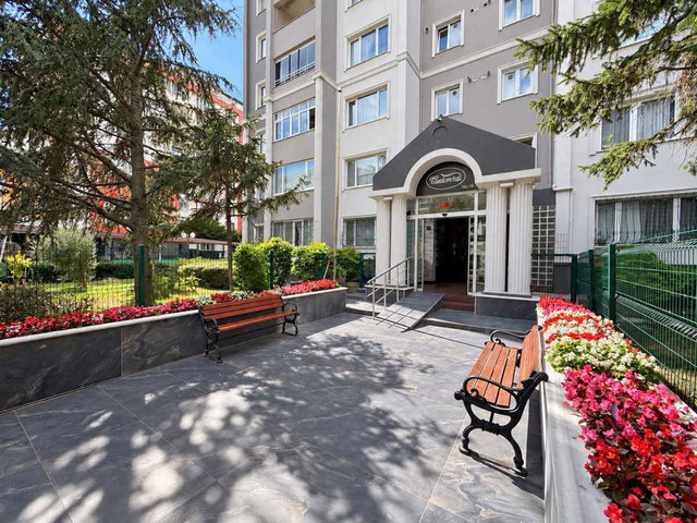 YEŞİLKENT 3 SİTESİNDE PEYZAJ CEPHE ACİL SATILIK 3+1 TEMİZ DAİRE