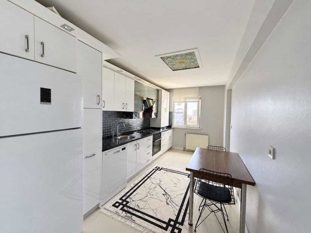 YEŞİLKENT 3 SİTESİNDE PEYZAJ CEPHE ACİL SATILIK 3+1 TEMİZ DAİRE