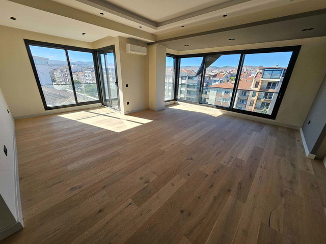REMAX MİD 'DEN BANDIRMA CADDESİ ÜZERINDE SATILIK 6+1 LÜKS DUBLEKS DAİRE
