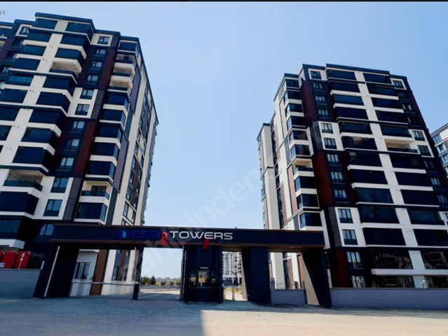 REMAX LAND'TEN HÜRRİYET MAH. İZSİZ TOWERS'TA KİRALIK 2+1 DAİRE