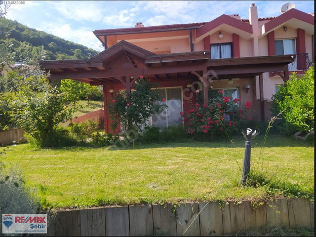 RE/MAX ŞEHİR'DEN EĞİTİMCİLER SİTESİNDE SATILIK DUBLEX VİLLA
