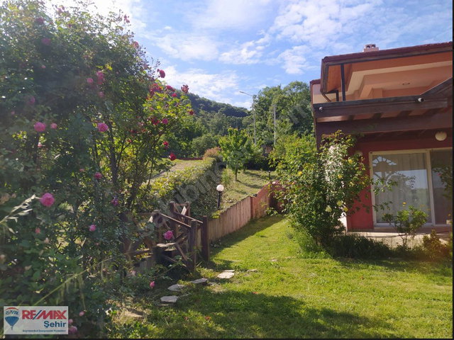 RE/MAX ŞEHİR'DEN EĞİTİMCİLER SİTESİNDE SATILIK DUBLEX VİLLA