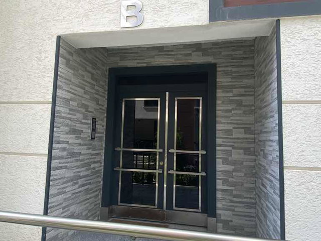 TUZLA POSTANE MAHALLESİNDE  YAVUZHAN KONAKLARI SİTESİNDE 2+1 BOŞ SATILIK DAİRE