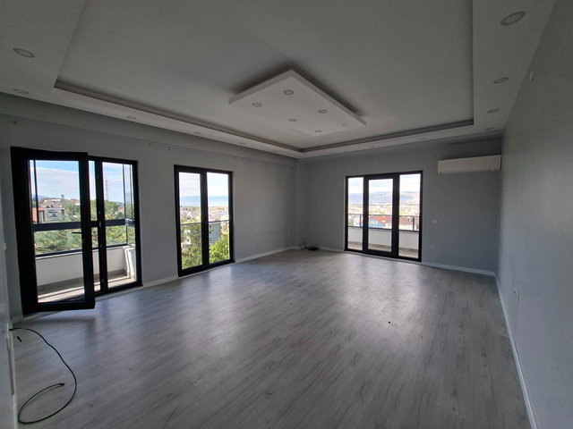 YEŞILYURT'TA KIRALIK DENIZ MANZARALI 3+1 ÇATI DUBLEKS DAIRE