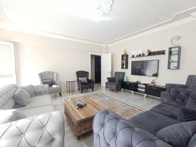 YALOVA MERKEZDE SATILIK MASRAFSIZ, BATI CEPHE, 100M² 2+1 DAIRE