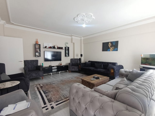 YALOVA MERKEZDE SATILIK MASRAFSIZ, BATI CEPHE, 100M² 2+1 DAIRE
