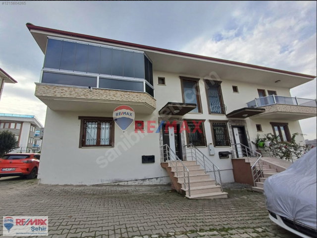 YALOVA MERKEZ BAĞLARBAŞI MAH.HAYAL KENT SITESI'NDE SATILIK VILLA