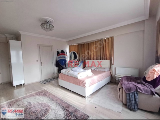 YALOVA MERKEZ BAĞLARBAŞI MAH.HAYAL KENT SITESI'NDE SATILIK VILLA