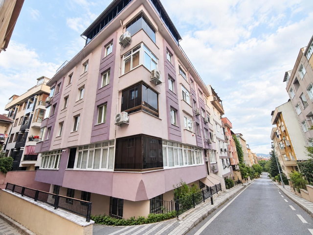 ÜSKÜDAR LIBADIYE'DE, KAPALI OTOPARKLI KOMPLE TADILATLI 2+2 FIRSAT DUBLEKS!