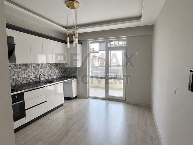 RE/MAX LACİVERT'TEN YILDIZKENT'TE KİRALIK 3+1 DAİRE
