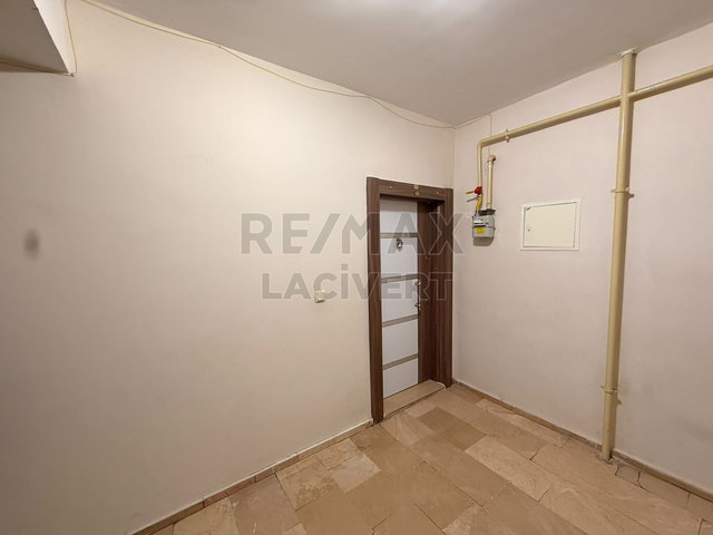 RE/MAX LACİVERT'TEN YILDIZKENT'TE SATILIK 4+1 DAİRE