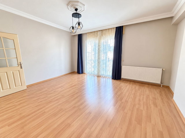 ZÜMRÜTEVLER'DE NIL CADDESI ÜZERI 2+1 SATILIK DAIRE