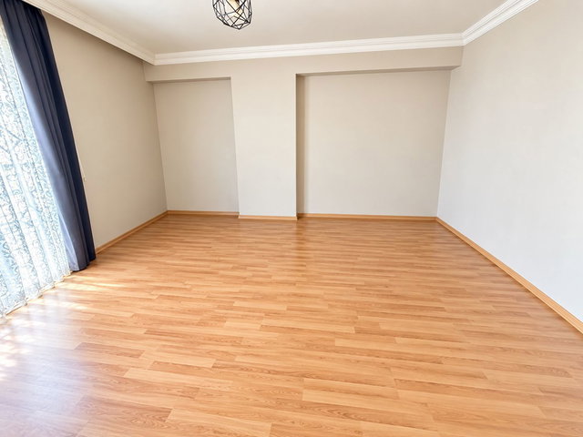 ZÜMRÜTEVLER'DE NIL CADDESI ÜZERI 2+1 SATILIK DAIRE
