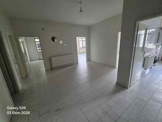 ALİPINAR KÖPRÜ YANI SATILIK BAKIMLI 3+1 DAİRE