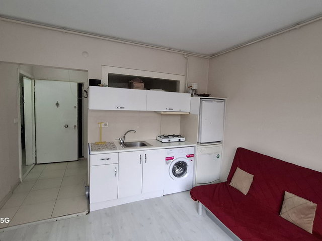 ŞİŞLİ AKAĞALAR CADDESİ ÜZERİNDE EŞYALI KİRALIK ARA KAT DAİRE