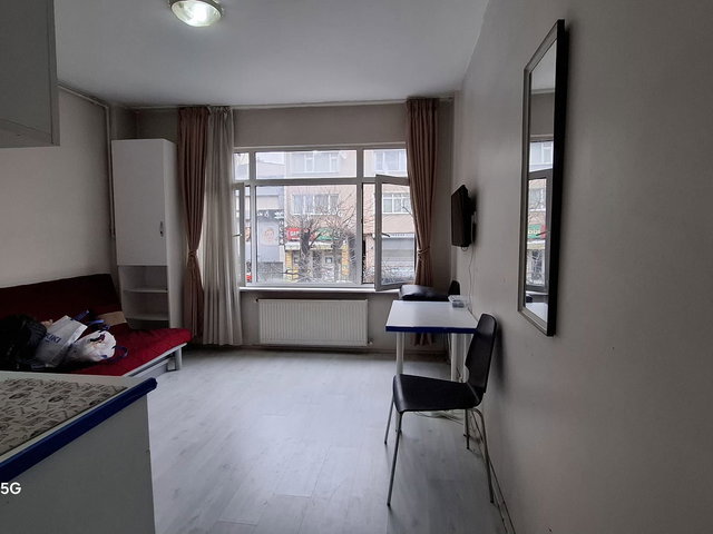 ŞİŞLİ AKAĞALAR CADDESİ ÜZERİNDE EŞYALI KİRALIK ARA KAT DAİRE