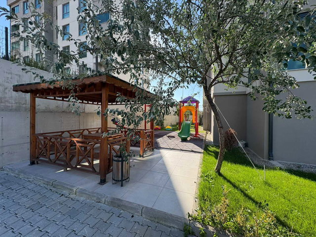 REMAX ADVANGTAGE'TAN KARNUR DOKTORLAR SITESINDE KIRALIK 2+1 DAIRE