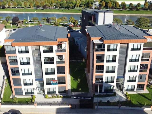 REMAX BEYAZ ODUNLUK MAH. SİTE İÇİ ARAKAT 3+1 LÜKS DAİRE