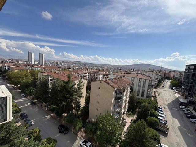 REÖAX DEĞİŞİMDEN BAHÇEŞEHİR SİTESİNDE SATILIK 4+1 DAİRE