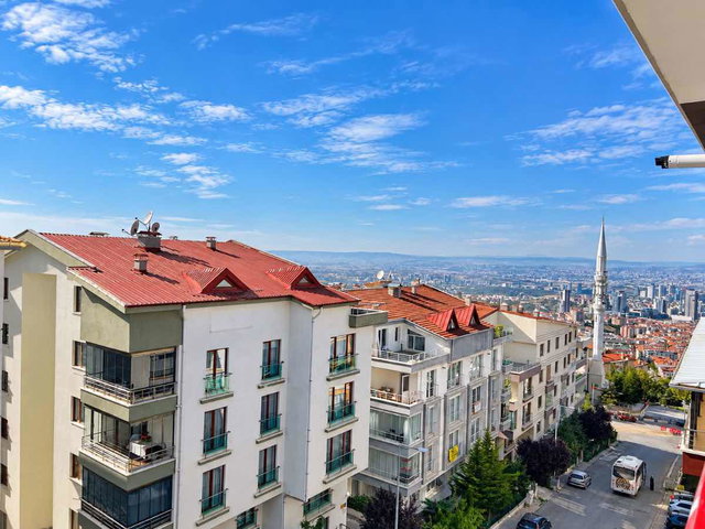DIKMEN CADDESINE 500 MT MESAFEDE 3+1 SATILIK KATTA DAIRE