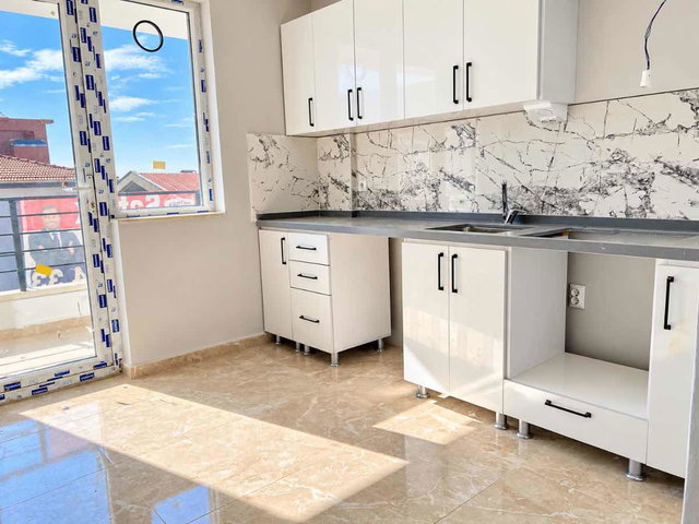 DIKMEN CADDESINE 500 MT MESAFEDE 3+1 SATILIK KATTA DAIRE