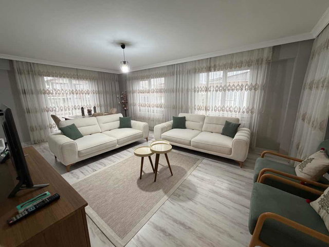 SERDİVAN YAZLIK BÖLGESİNİN EN ÖZEL SİTESİ ÜST KAT BAKIMLI DAİRE
