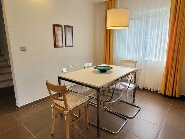 MANAVGAT ÇOLAKLI’DA AQUARİUS-1 HAVUZLU SİTESİNDE FULL EŞYALI 3+1 TİPLEKS VİLLA