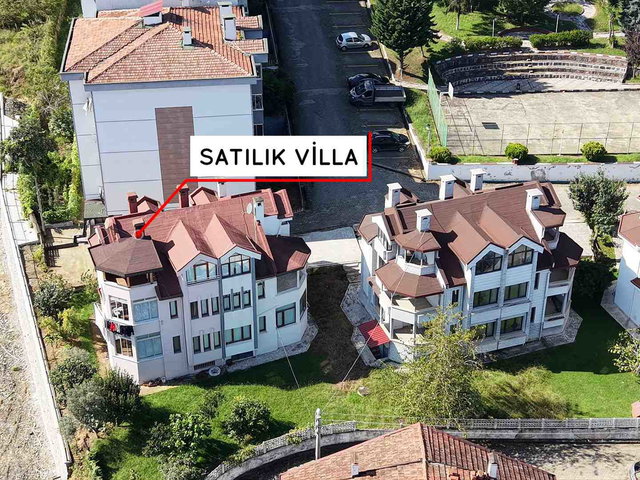 FATSA DOLUNAY’DA MAVİ EVLER SİTESİ’NDE SATILIK 3 KATLI TRİPLEX VİLLA