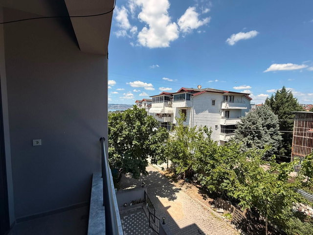 RE/MAX MYRADAN KİRALIK GENİŞ KULANIŞLI 2+1 ARAKAT DAİRE