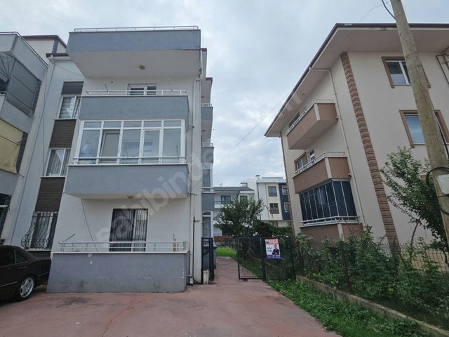 REMAX MYRADAN MERKEZİ KONUMDA KİRALIK 2+1 AYRI MUTFAK TERASLI