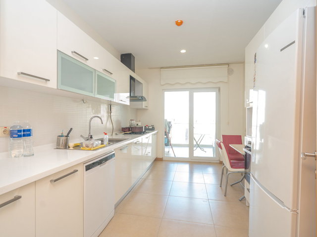 REMAX GELİŞİMDEN BAHÇEŞEHİR VADİTEPE 1 BÖLGEDE  3+1 EŞYALI DAİRE