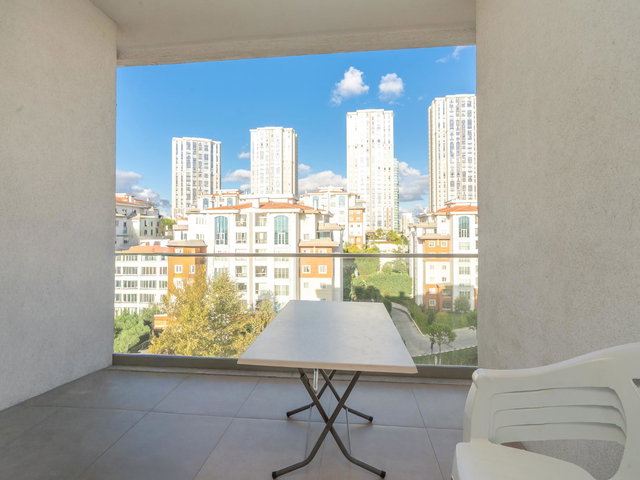 REMAX GELİŞİMDEN BAHÇEŞEHİR VADİTEPE 1 BÖLGEDE  3+1 EŞYALI DAİRE