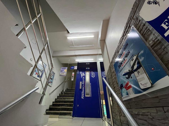 YÜRÜYÜŞ YOLU ÜZERİNDE 4 BÖLMELİ HEM OFİS HEM EV SATILIK MÜLK