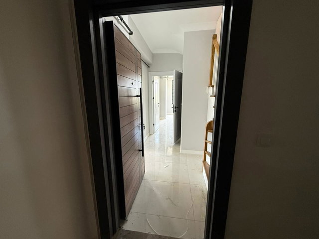 REMAX MYRADAN YEŞİLYURT MH. FİLE MARKET ARSASI 3+1 KİRALIK
